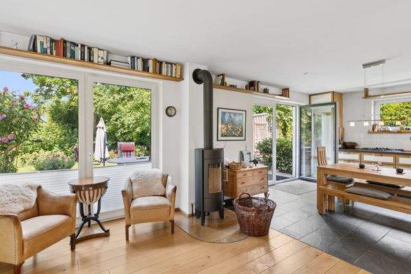 Wohnbereich mit Blick auf die Terrasse