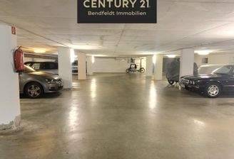 Tiefgarage Blickrichtung Ein-_Ausfahrt