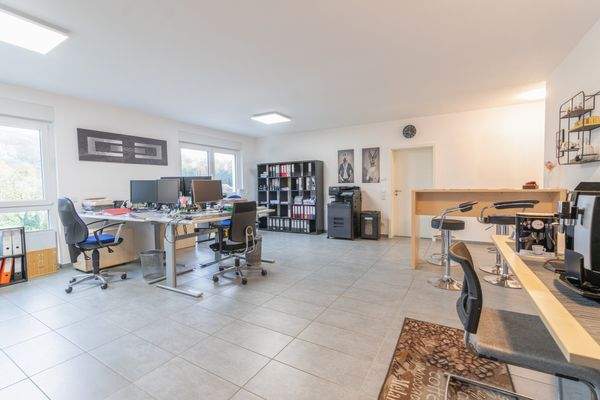 Wohnzimmer 2_resized.jpg