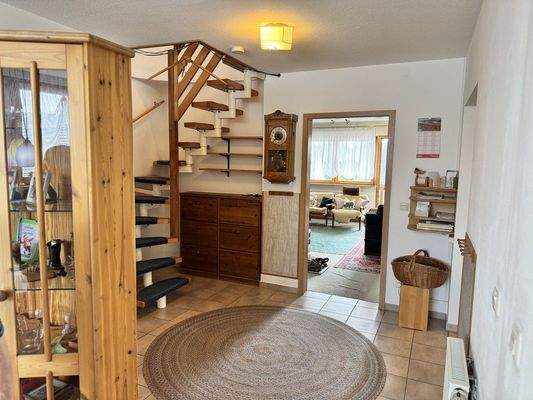 Diele mit Wendeltreppe