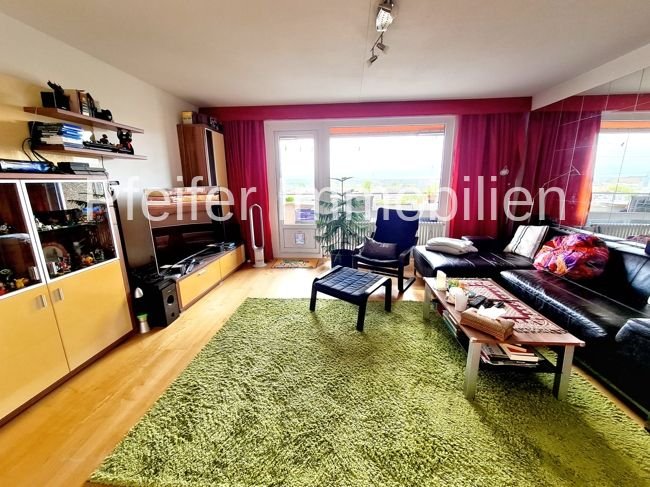 Schöne, attraktive 3-Zimmer-Wohnung mit Loggia, Aufzug und Panoramablick