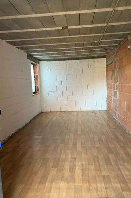 Fahrrad-/Gerätehalle