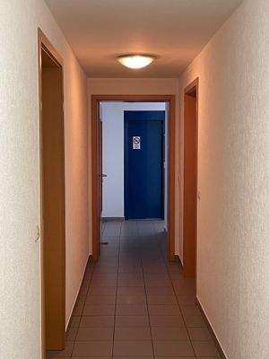 4.1 - Flur/ Treppenhaus