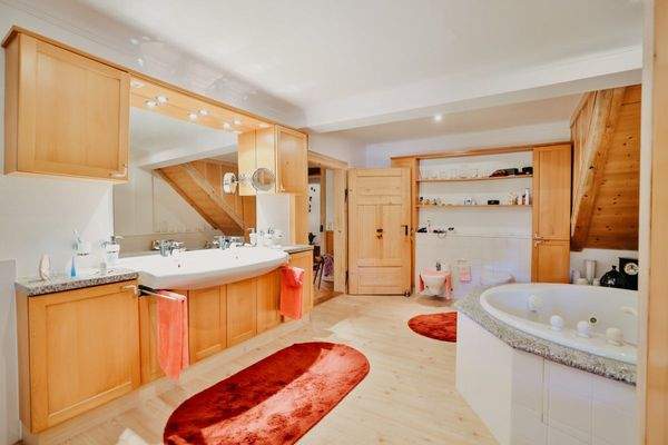 Exklusives Badezimmer