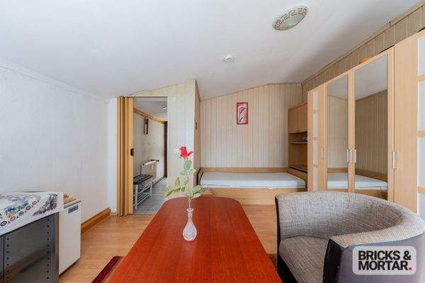 Bungalow- Schlaf-Wohnbereich