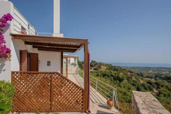 Kreta, Ag. Paraskevi: Tolle Wohnung in schöner Anlage mit Meerblick zu verkaufen