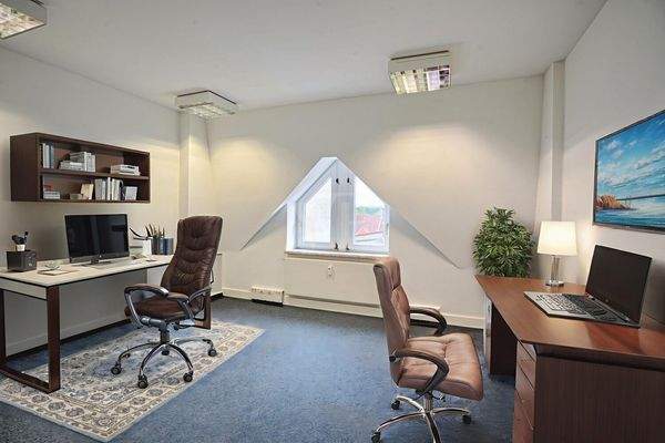 Büro 2 digital möbliert