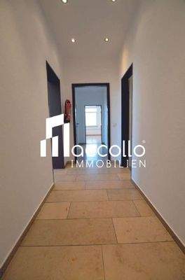 Flur II mit Blick in F I