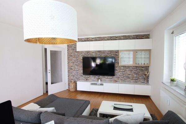 Traumhafte, neuwertige 3 Zi Gartenwohnung mit 400m² Eigengarten in Waidmannsdorf mit Tiefgarage