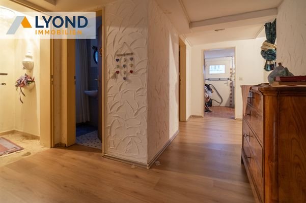 Kellerflur / Badezimmer