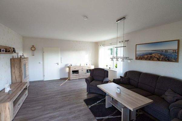 gemütliches, helles Wohnzimmer (3)