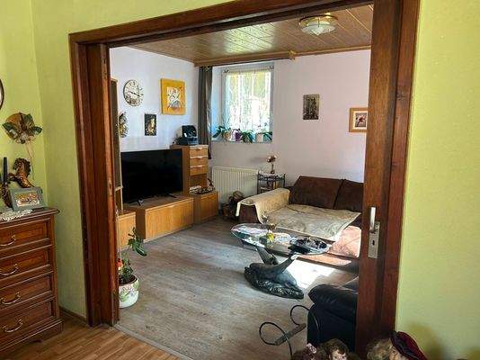 Wohnzimmer neben dem Essbereich