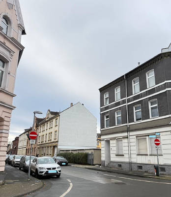 Haus- u. Straßenansicht.png