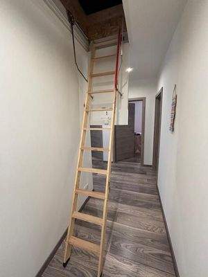Treppe zum Dachgeschoss