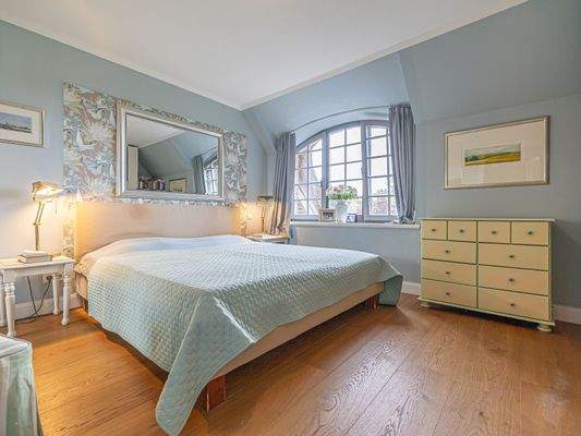 Schlafzimmer I im OG.jpg