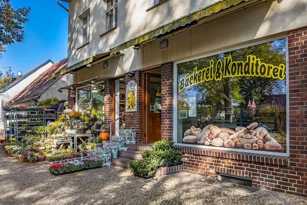 Bäckerei und Blumenladen