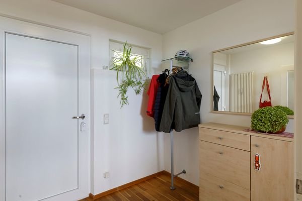 Garderobe EG