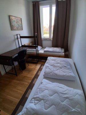 Schlafzimmer mit zwei Betten