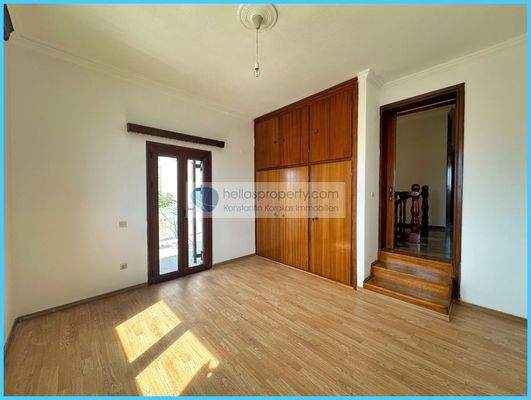 e000fb9d35464fca86755fd32c573fc5-original