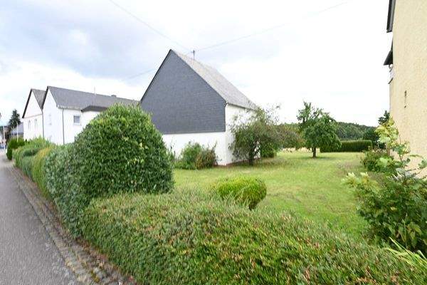 Zusätzliches Baugrundstück mit Nebengebäude