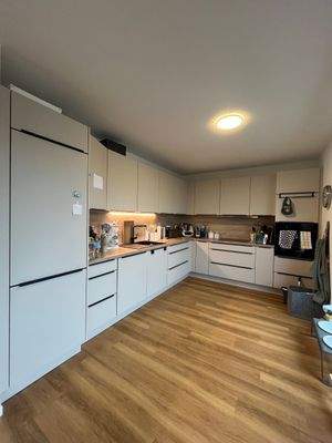 Moderne Küche im Penthouse