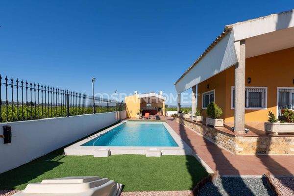Spacious Villa with Pool and Parking in Orihuela Centro