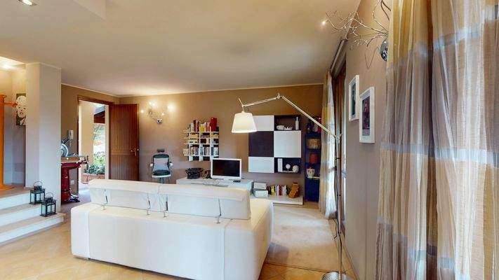 NA-072-9-Appartamento-arredato-con-corte-esclusiva