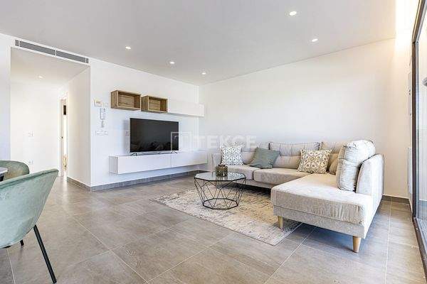 Contemporary Apartments with Communal Pool in Pilar de la Horadada