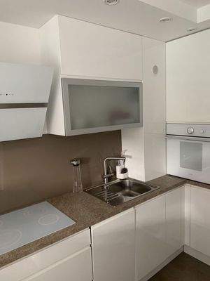 Einbauküche mit Geräten