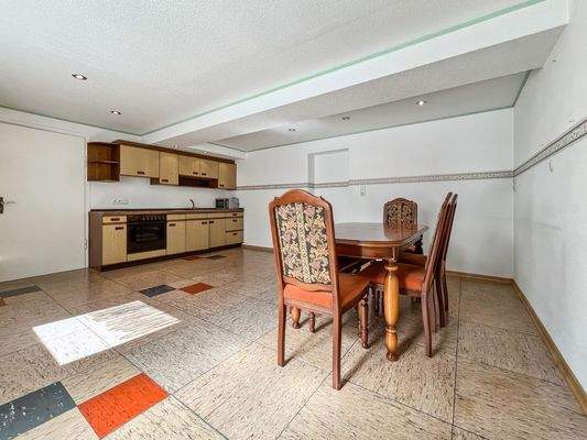  EG-Ess-Wohnküche-rechtes Haus