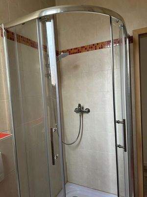Dusche im Bad