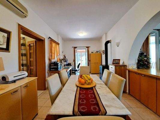 Kreta, Gavalochori: Charmante Landvilla mit drei Schlafzimmern und Pool zum Verkauf