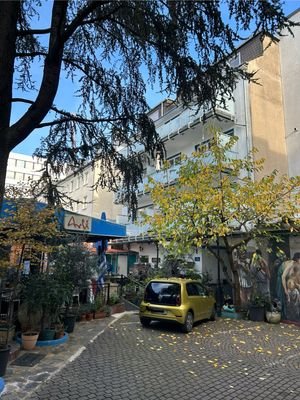 Innenhof Blick auf Balkone Luisenstrasse 