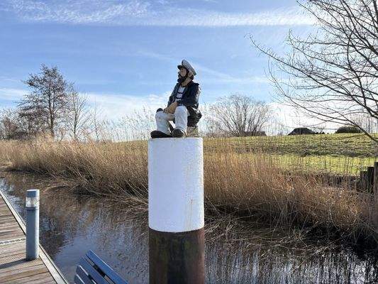 er wacht über die Boote