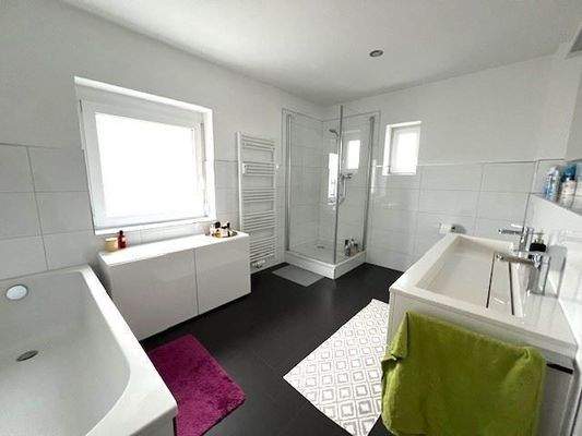 Tageslicht-Badezimmer 