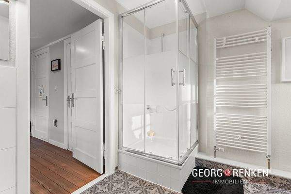 50.) EFH/Villa DG | Badezimmer, Dusche