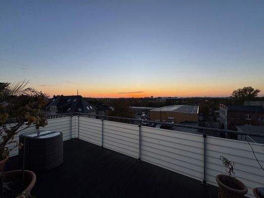Dachterrasse straßenseitig 