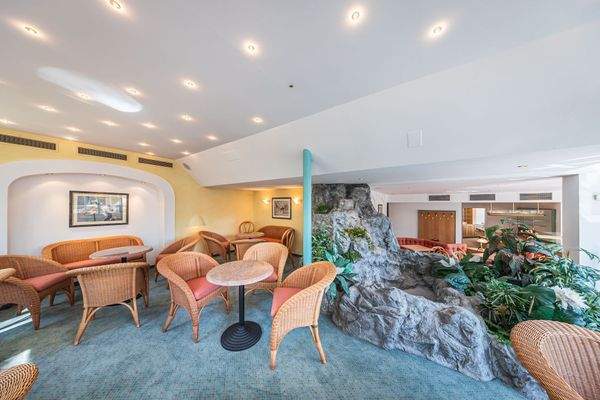 Oberes Café (2).jpg