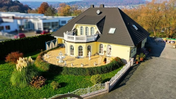 Repräsentative Villa mit großem Garten