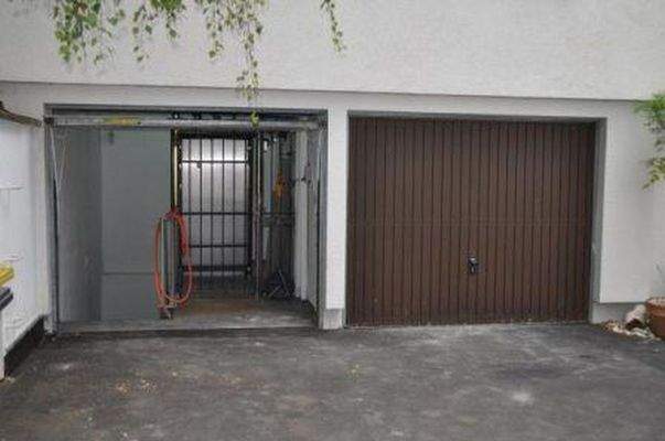 Abgang zum Keller/Aufzug