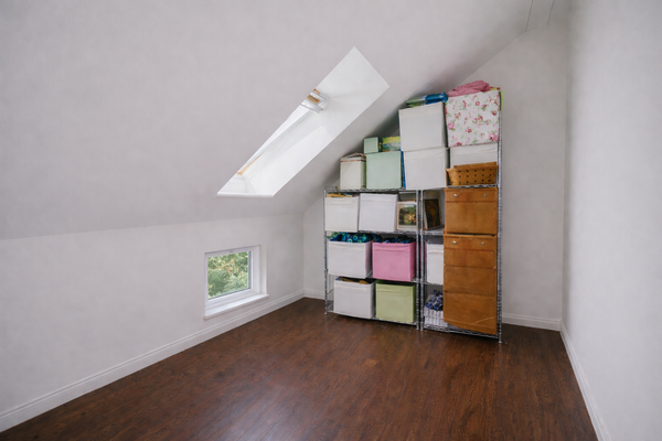 2.OG Zimmer rechts Abstellraum)