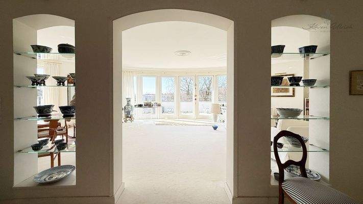 Entree aus dem Personenaufzug 