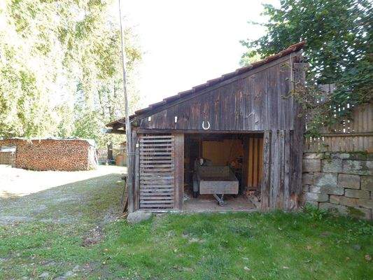 Abstellschuppen auf dem Grundstück