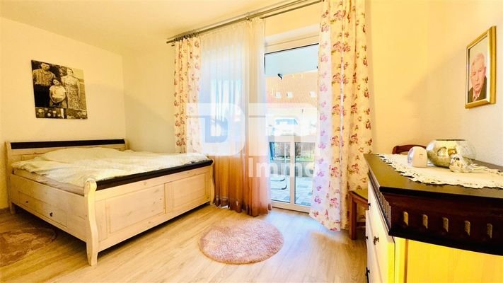 Souterrain Schlafzimmer / Zugang Terrasse