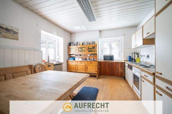 geräumige Küche und Essbereich EG