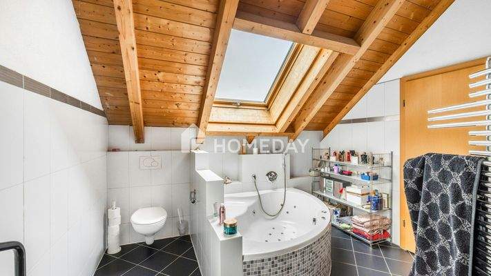 2. OG Badezimmer 1 2