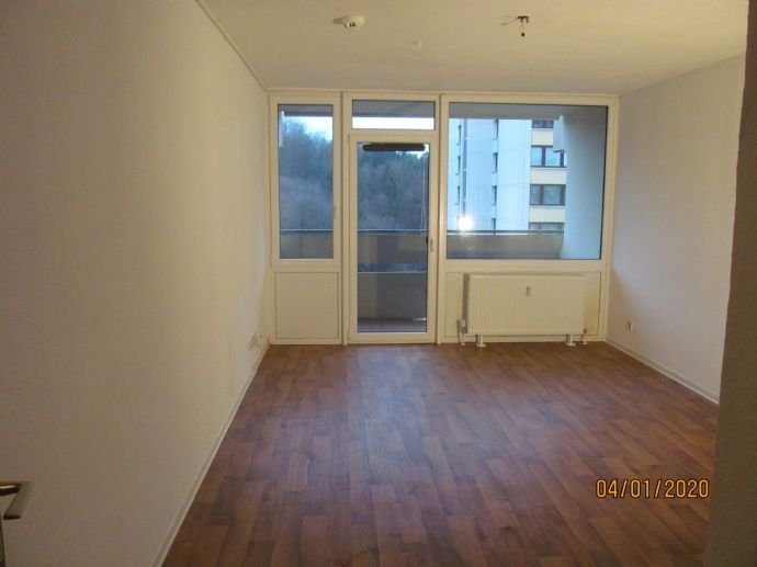 Stilvolle, vollstÃ¤ndig renovierte 1-Zimmer-Wohnung mit Balkon und EinbaukÃ¼che in Marburg-Wehrda