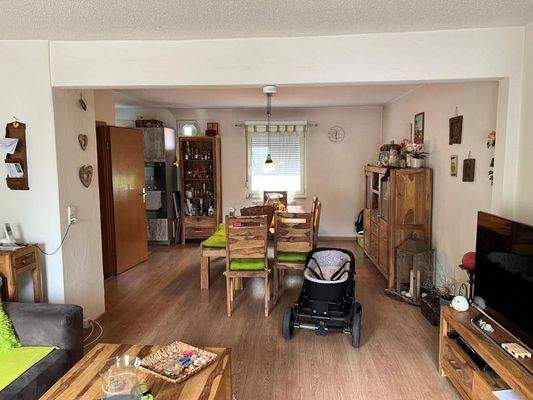 9 Wohn- und Esszimer