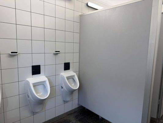 getrennte WC Bereiche