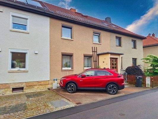 mit Wall-Box am Haus